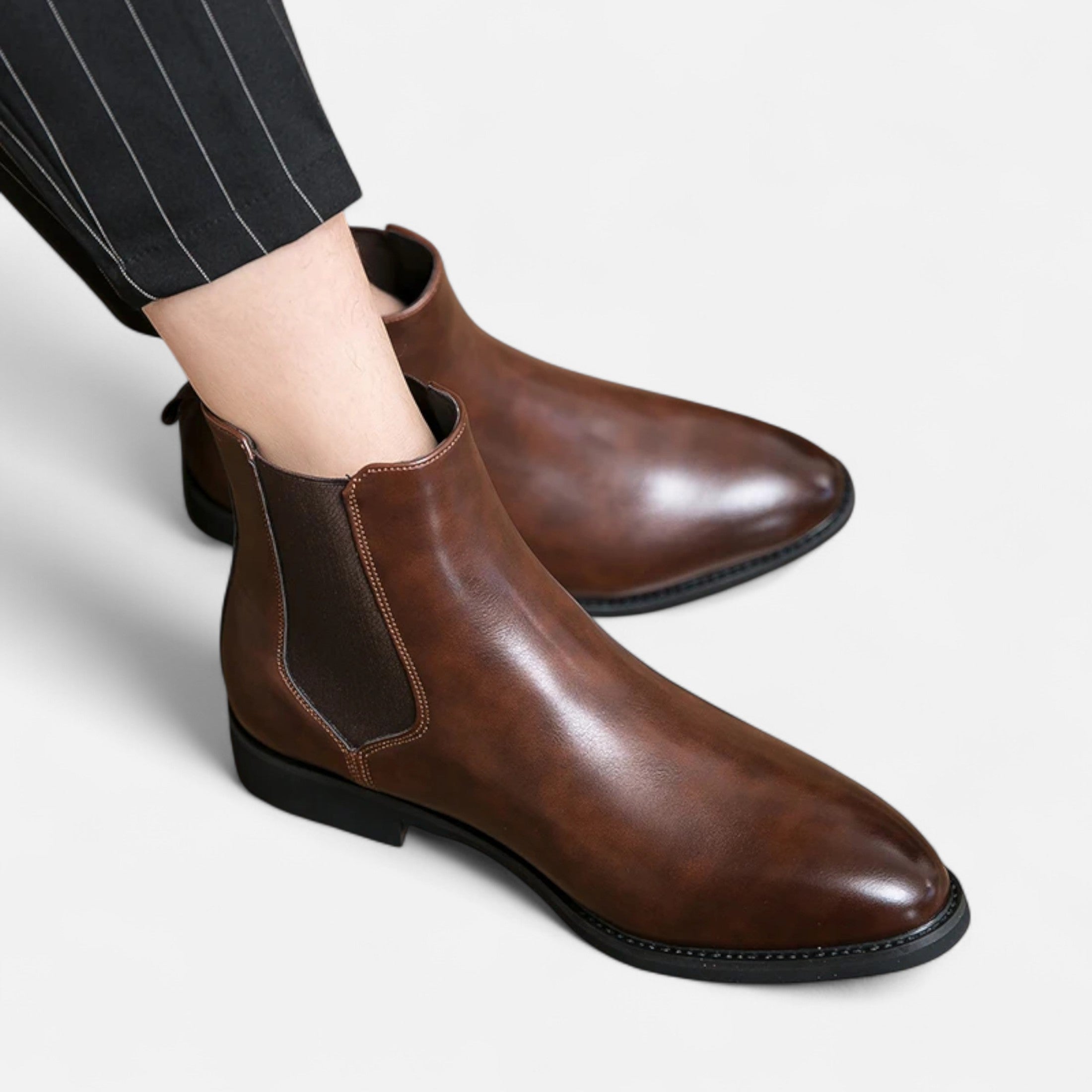 Duvrier | Men’s Round Toe Chelsea Boots